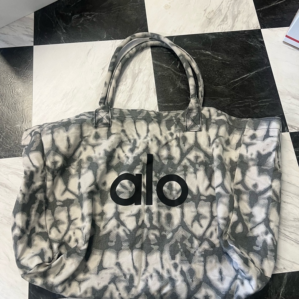 ALO Yoga Gray Tie-Dye Women's Tote Bag